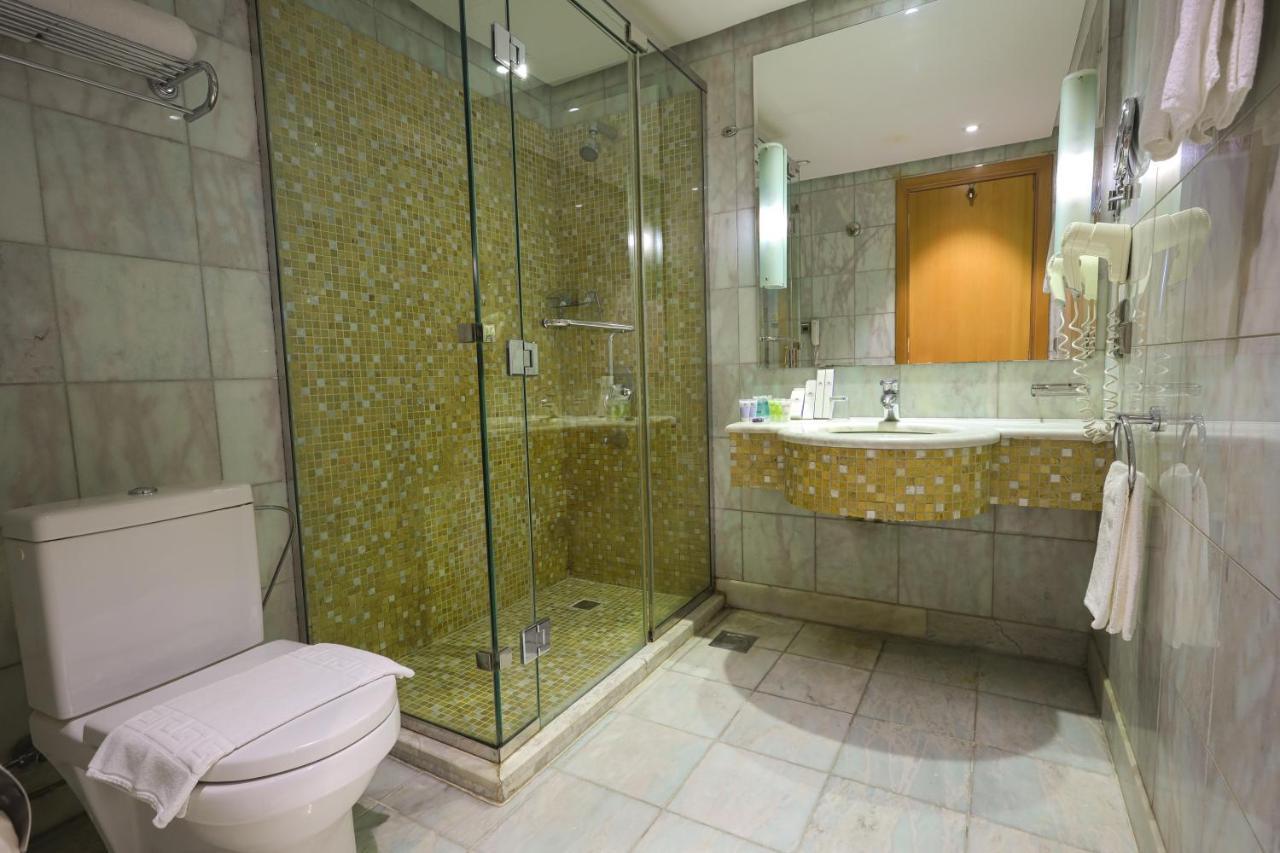 Elaf Al Mashaer Hotel Makkah Мека Екстериор снимка A bathroom at the hotel