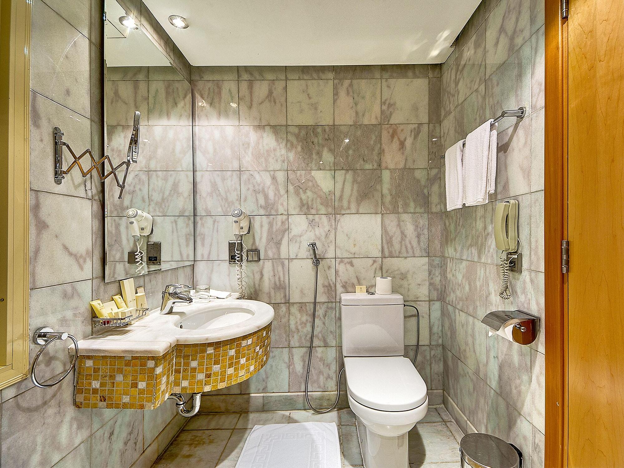 Elaf Al Mashaer Hotel Makkah Мека Екстериор снимка A bathroom at the hotel