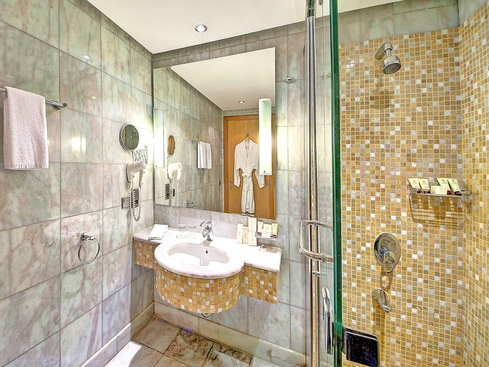 Elaf Al Mashaer Hotel Makkah Мека Екстериор снимка A bathroom at the hotel